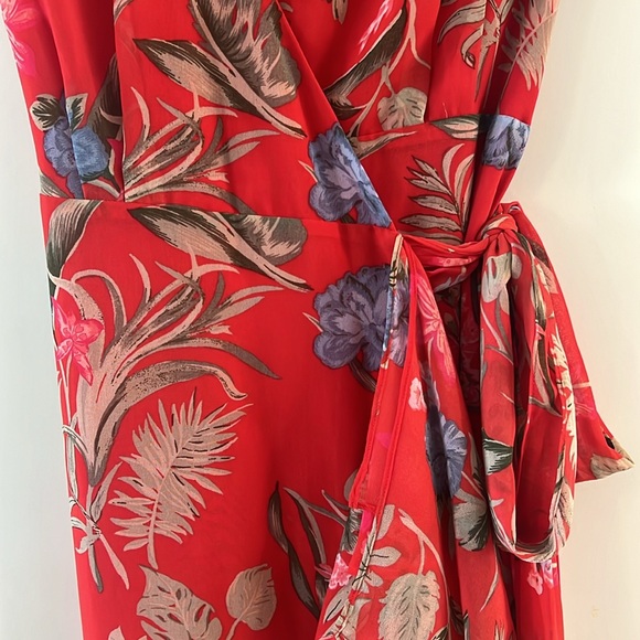 Wayf Floral Wrap Dress - Picture 4 of 9